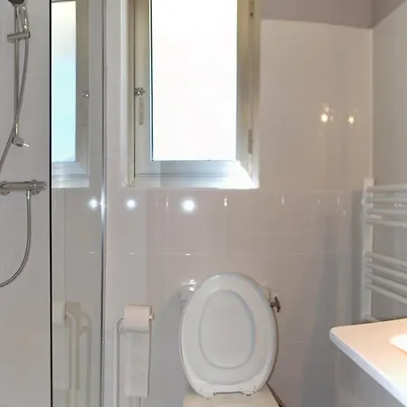 T2 Au Lavandou, Acces Plage, Climatisation, Parking, Pour 4 Personnes - Fr-1-803-62 * Le Lavandou